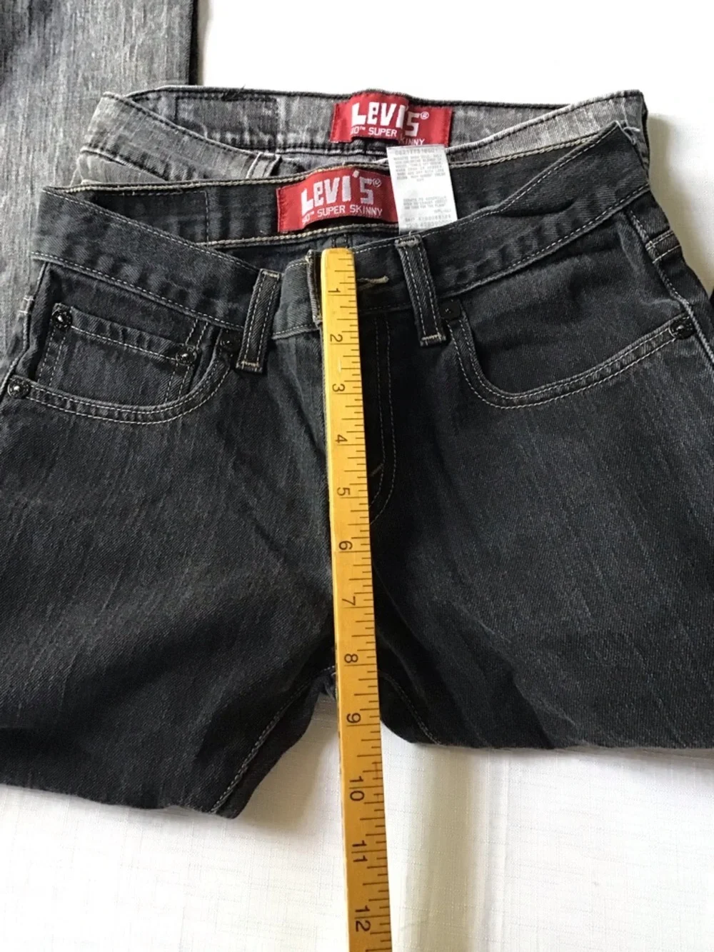Levi's boy’s Bundle of 2 Black and Gray Acid Wash Jeans Pair Size 12 -26X26